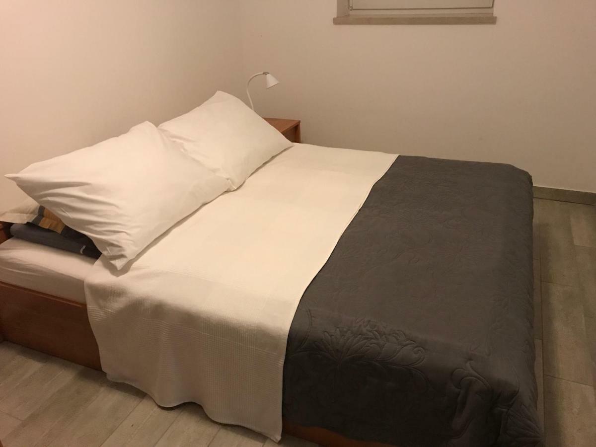 Midavkl Apartment Пировац Екстериор снимка