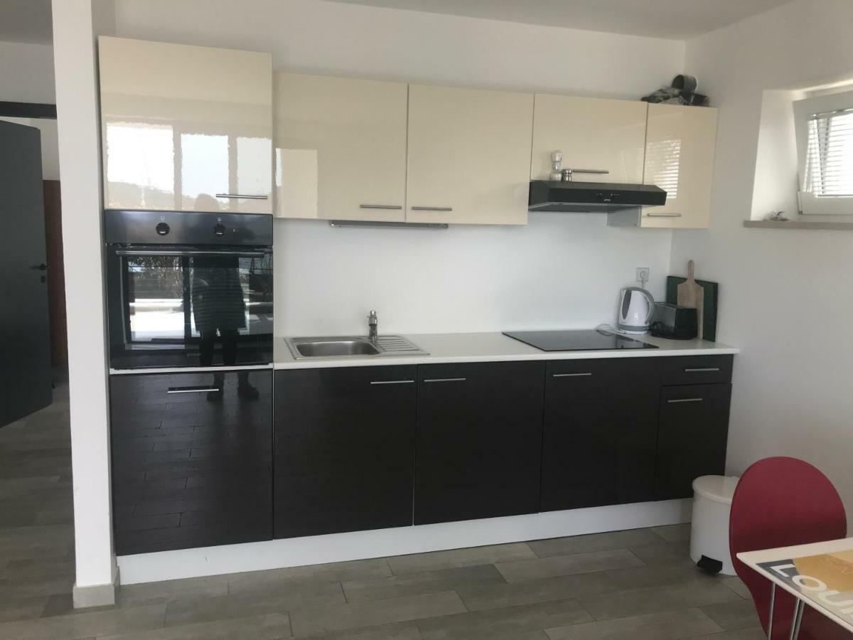 Midavkl Apartment Пировац Екстериор снимка