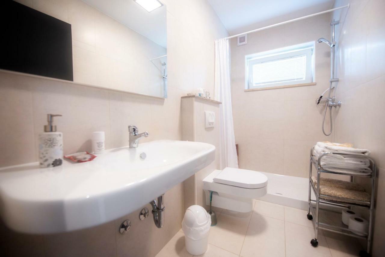 Midavkl Apartment Пировац Екстериор снимка