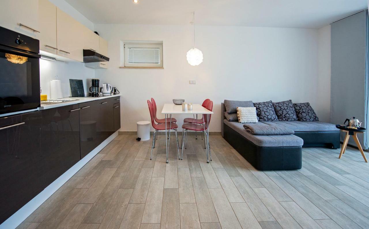 Midavkl Apartment Пировац Екстериор снимка