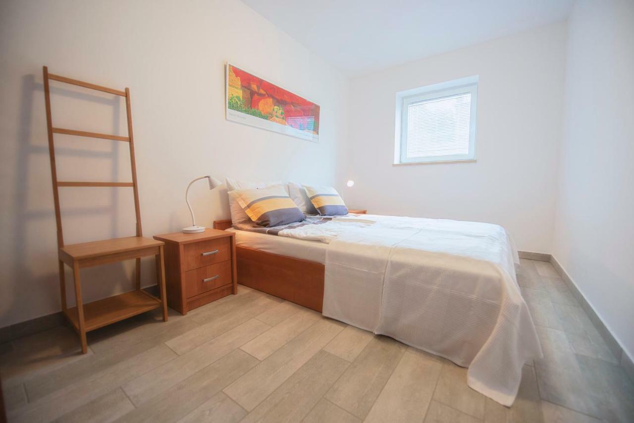 Midavkl Apartment Пировац Екстериор снимка