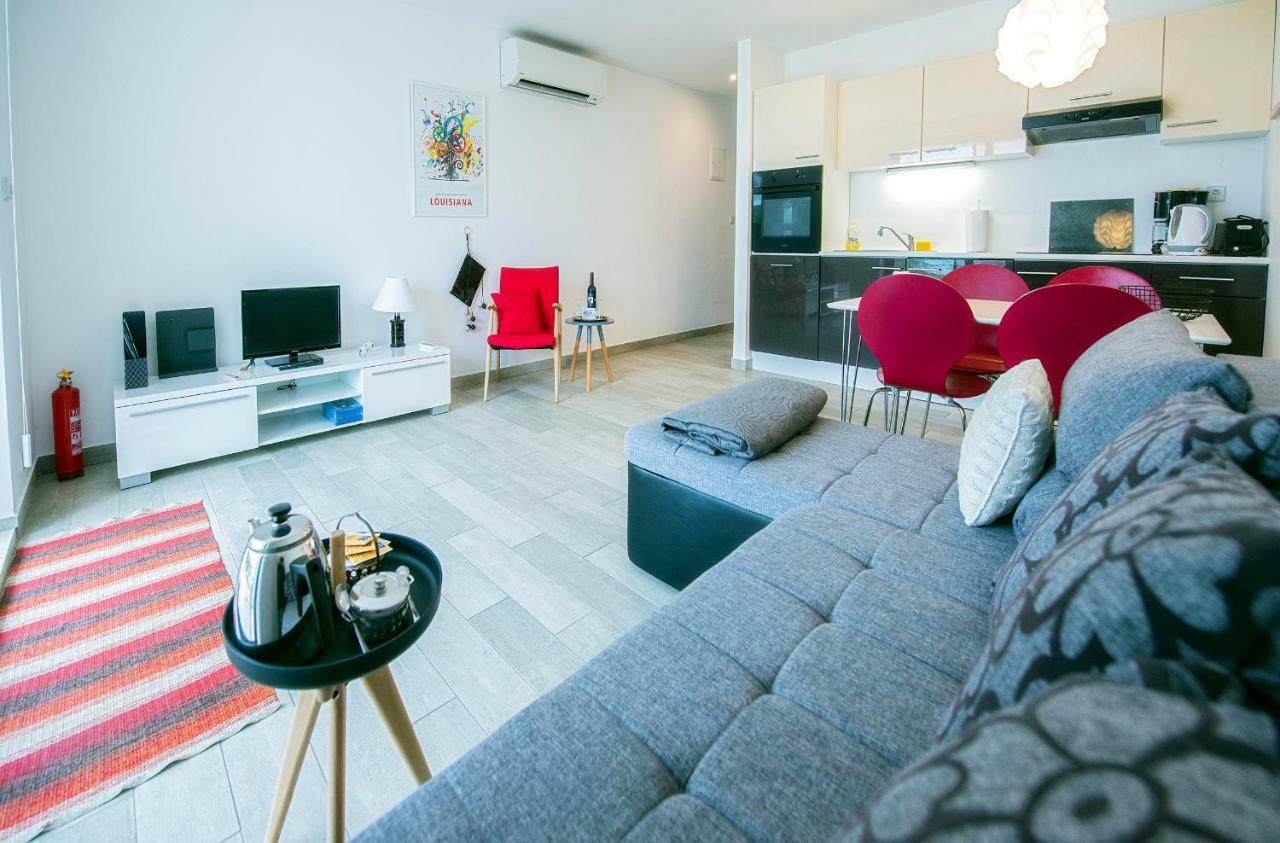 Midavkl Apartment Пировац Екстериор снимка